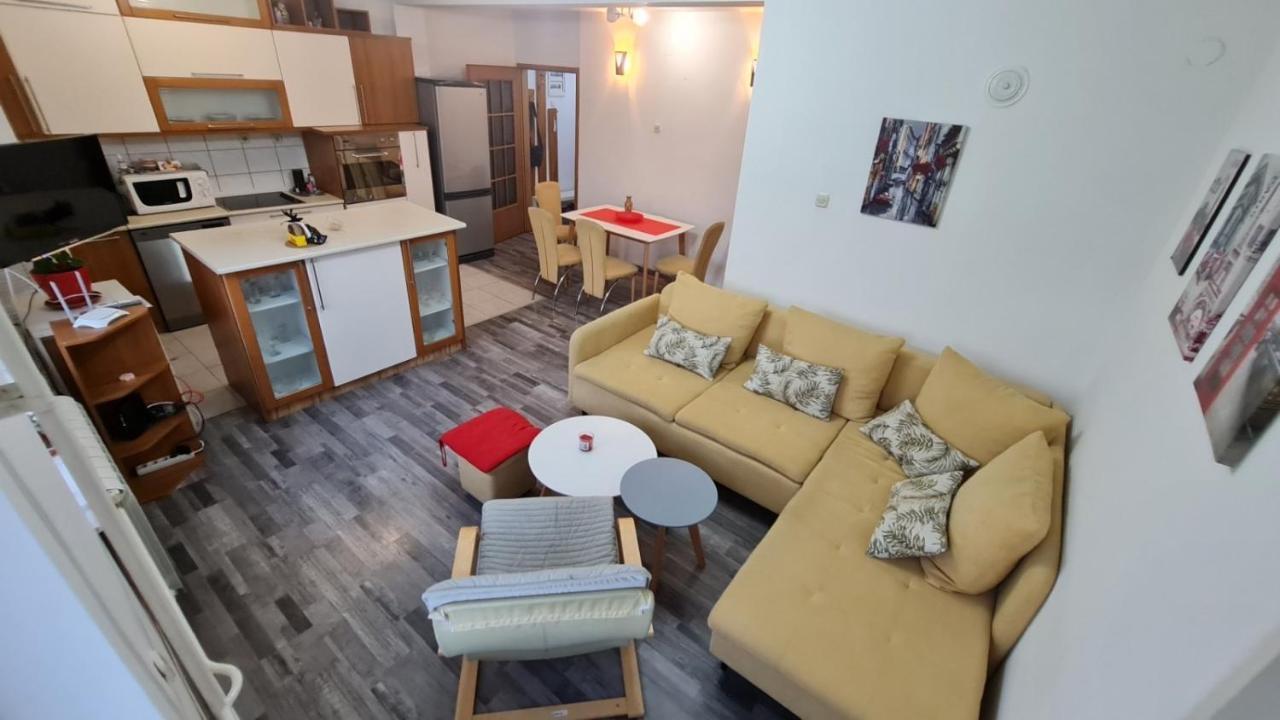 Center Cosy Apartment Skopje Buitenkant foto