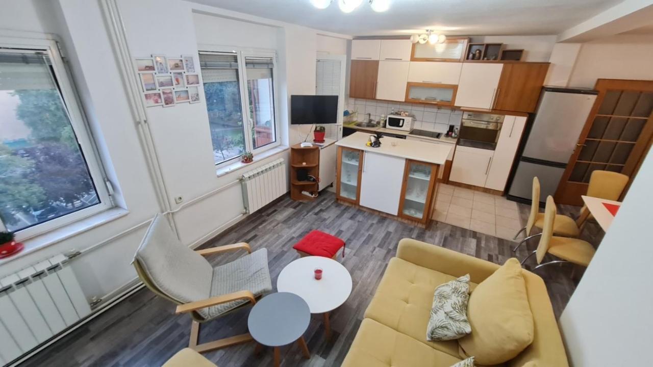 Center Cosy Apartment Skopje Buitenkant foto