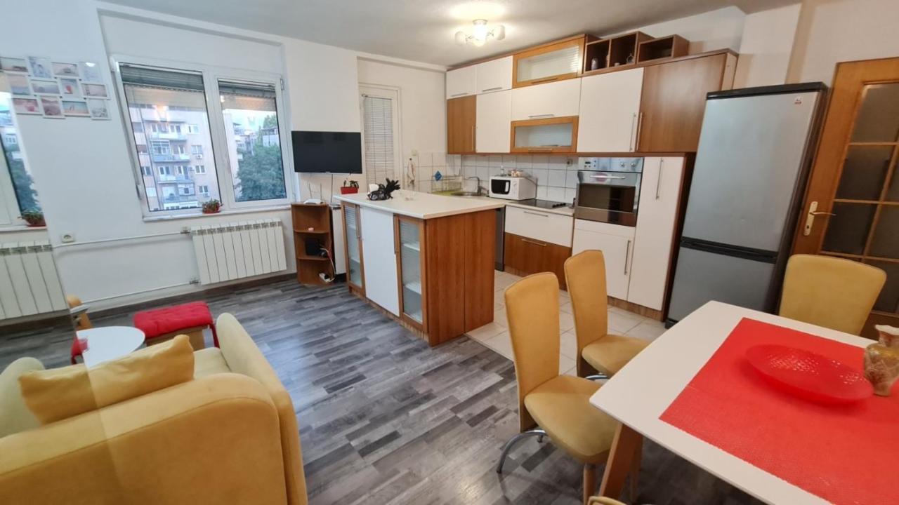 Center Cosy Apartment Skopje Buitenkant foto